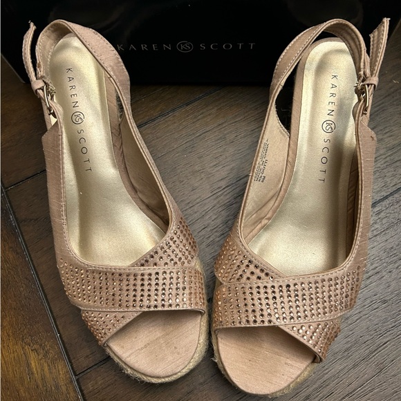 Karen Scott Wedges Size 6 NWOT - Picture 1 of 4